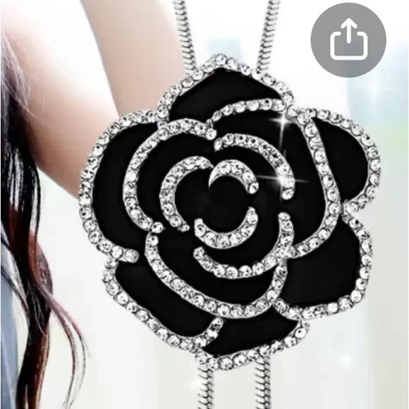 NWOT fashion rose long necklace - Picture 3 of 6